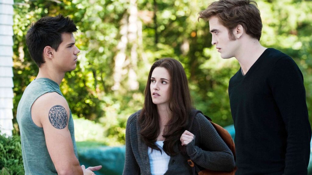 13 años después, Breaking Dawn Director recuerda a los horribles fanáticos crepusculares con ese final falsificado "increíblemente cruel": "Nunca, nunca he escuchado un grito tan fuerte y durado tanto".