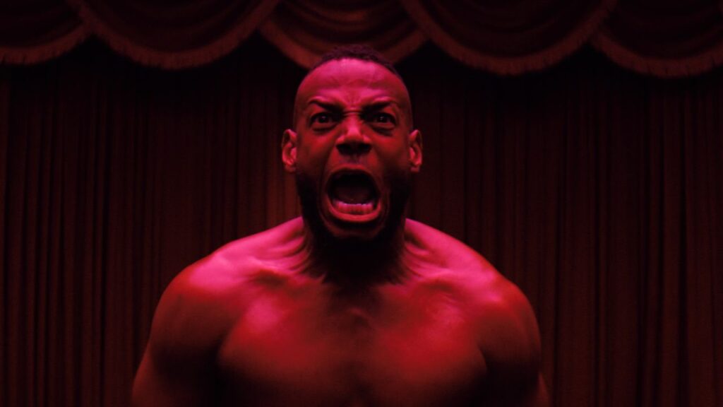 Su director dice que "hubo tantas conversaciones" sobre el final ambiguo de la nueva película de terror Supernatural: "Tengo alrededor de 300 ediciones diferentes de esa escena final"