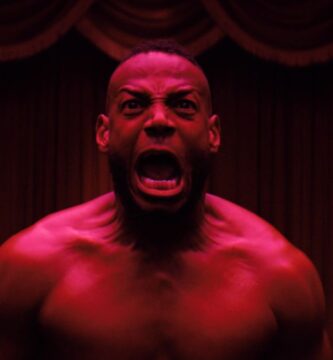 Su director dice que "hubo tantas conversaciones" sobre el final ambiguo de la nueva película de terror Supernatural: "Tengo alrededor de 300 ediciones diferentes de esa escena final"