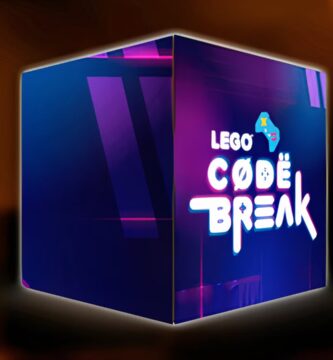 Unboxing de la caja de regalo LEGO CodeBreak - Game Rant Mailbag