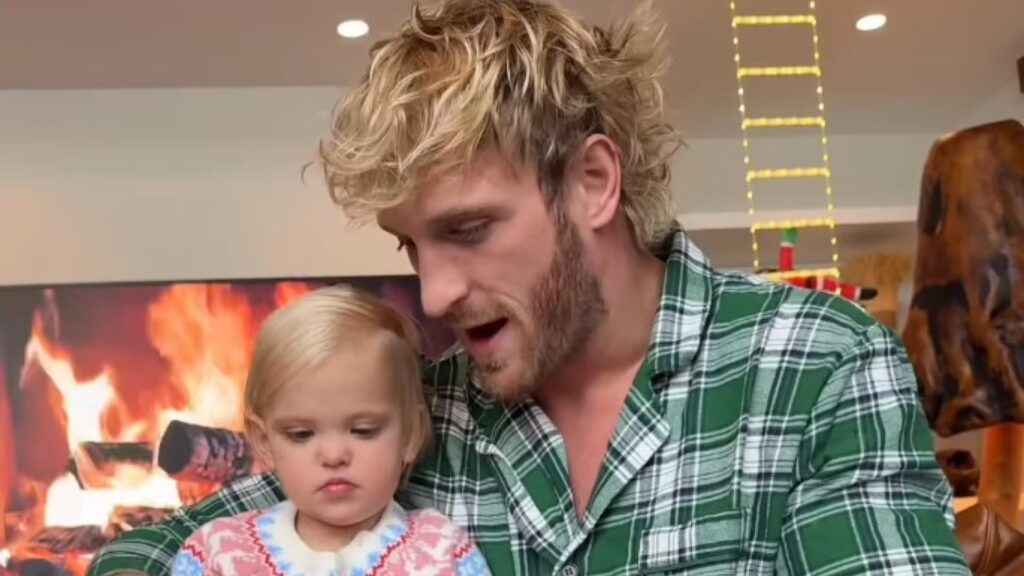 Logan Paul le regaló a su hija una tarjeta Pokémon súper cara para Navidad