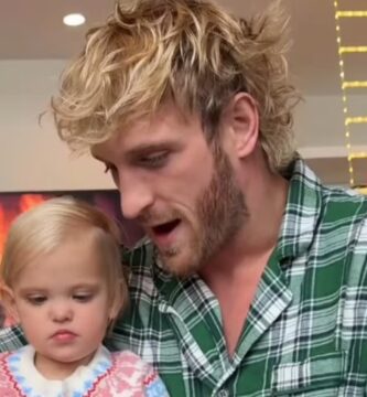 Logan Paul le regaló a su hija una tarjeta Pokémon súper cara para Navidad