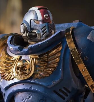 Un fan de Warhammer 40K construye un Ultramarino de tamaño natural
