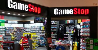 Un jugador construye un GameStop en su propia casa