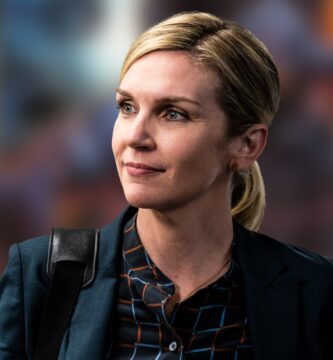 Nunca adivinarás en qué juego estuvo la estrella de Pluribus, Rhea Seehorn