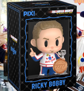 20 años después, los fanáticos de la película más divertida de Will Ferrell pueden agitar y hornear con el nuevo coleccionable de Ricky Bobby