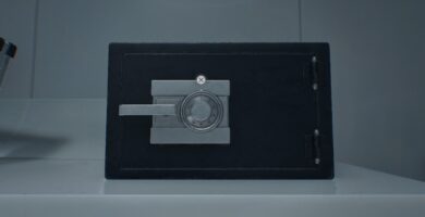 Cómo abrir todas las cajas fuertes en RE9