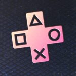 El anuncio de juegos gratuitos de PS Plus para abril de 2026 podría llegar más tarde de lo esperado