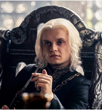 El actor de Aegon se burla de que la tercera temporada de House of the Dragon 'va a ser masiva'