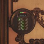Códigos de seguridad y códigos de puerta en 007 First Light