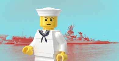 Los fanáticos de LEGO construyen el barco USS Iowa de 331 libras usando casi 100,000 piezas